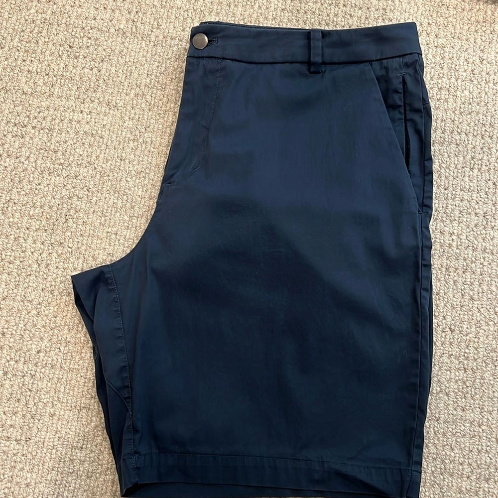 Lululemon Men’s Commission Classic shorts size 36